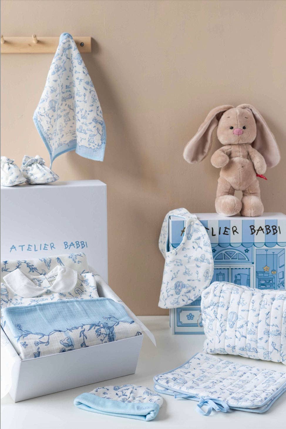 Newborn Set 5-Piece- Toile De Jouy/Blue
