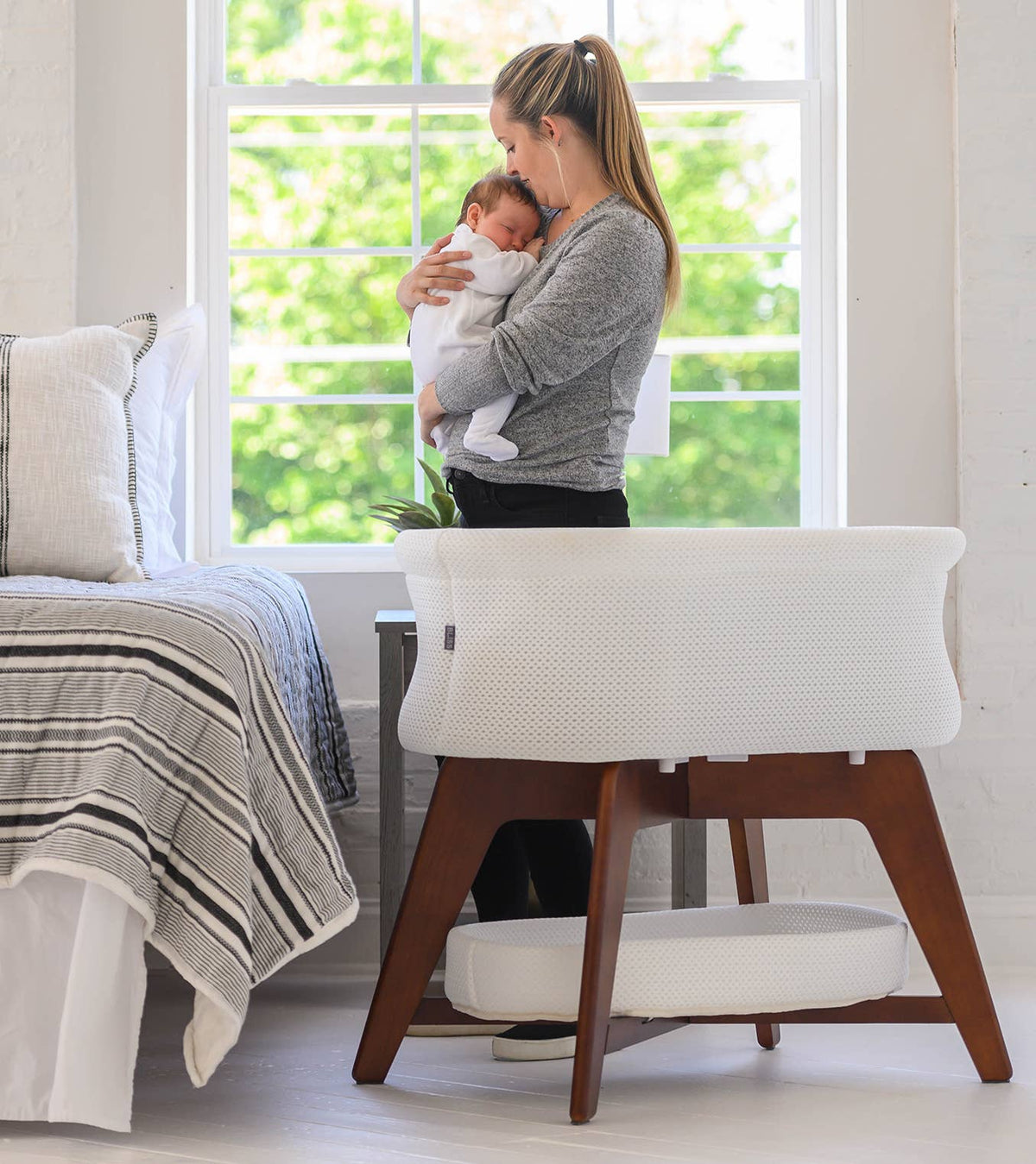 TruBliss Baby EVI SMART Bassinet