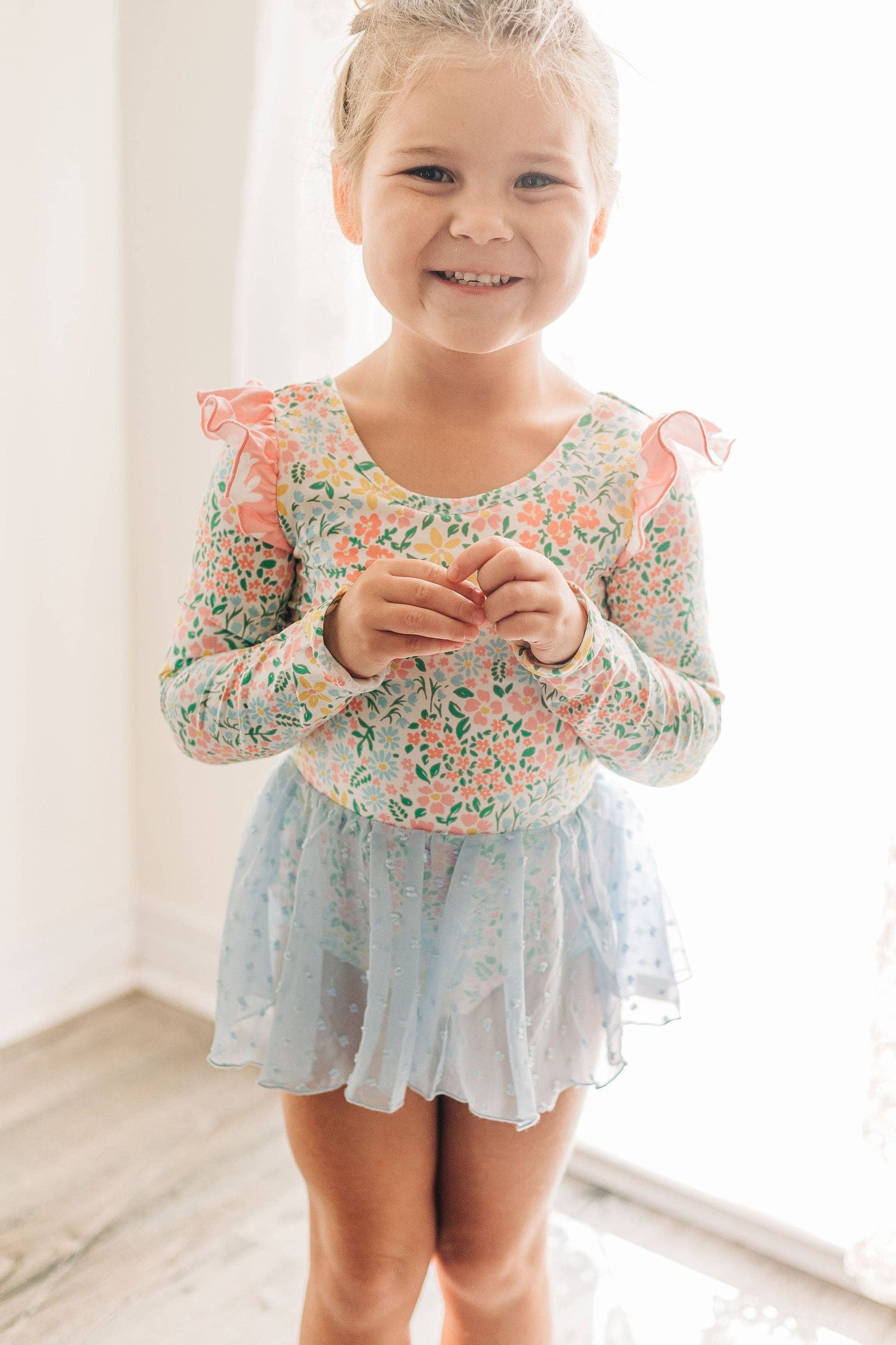 Farrah Leotard - Happiness