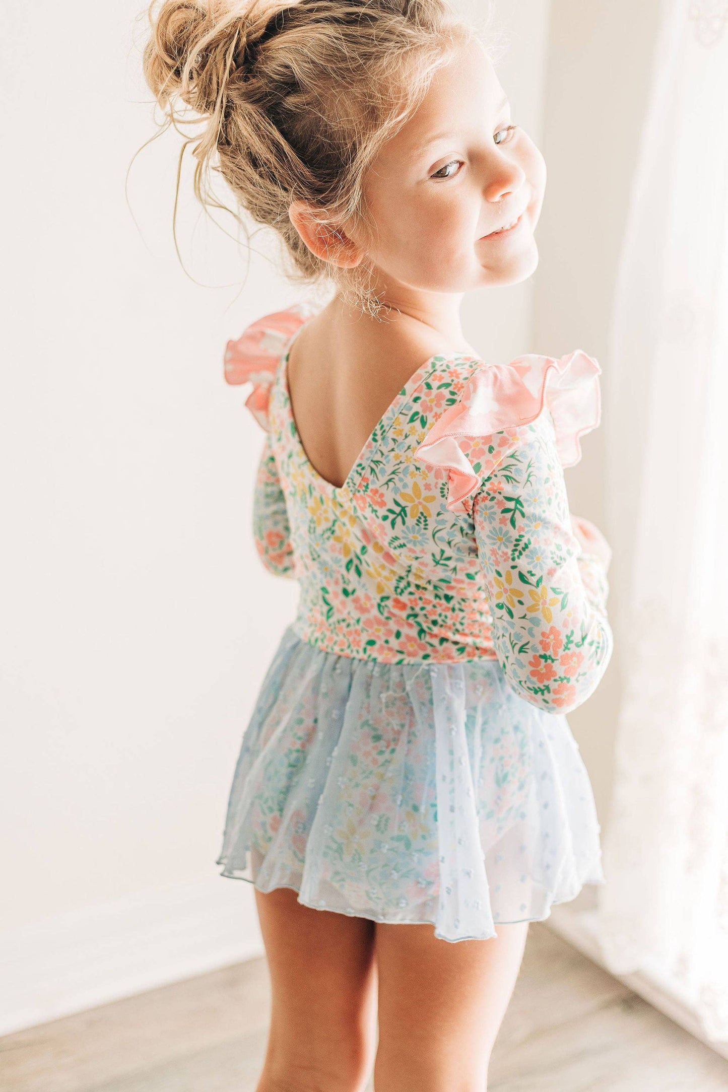 Farrah Leotard - Happiness