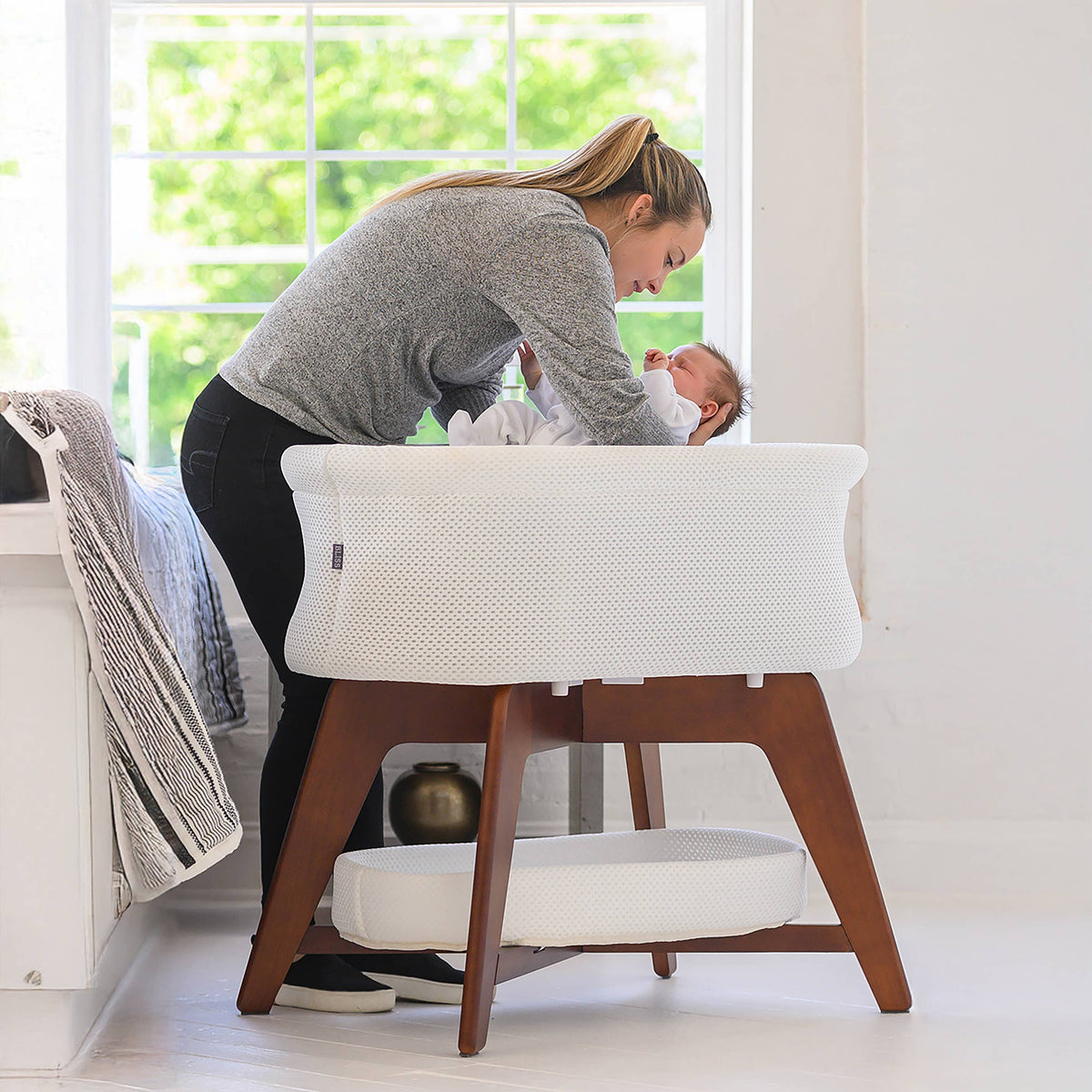 TruBliss Baby EVI SMART Bassinet